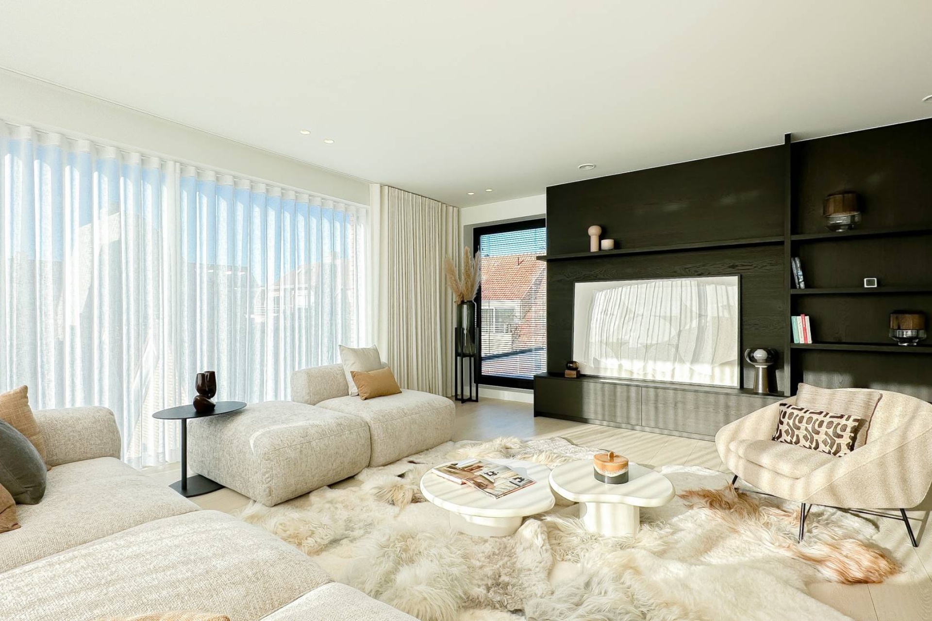 warme materialen en natuurlijke tinten  los meubilair op maat  interieurinrichting met karakter  stijlvol wonen aan zee  interieuradvies en decoratie  tijdloze elegantie in interieur